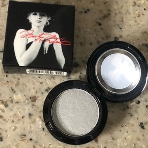 ✨NEW✨Limited Edition MAC Marilyn Monroe eyeshadow